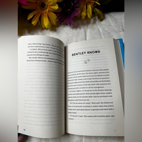 📚New “A Dog-Friendly Town” by Josephine Cameron (2020, Hardcover Book) 📚 - Picture 6 of 8